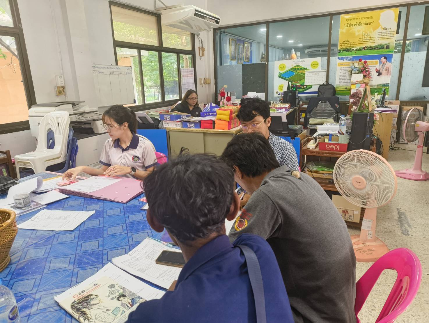 🪷 สพอ.หนองบัวแดง ให้คำปรึกษาและอำนวยความสะดวกแก่ผู้นำชุมชนด้าน กข.คจ. และออมทรัพย์เพื่อการผลิต 🪷