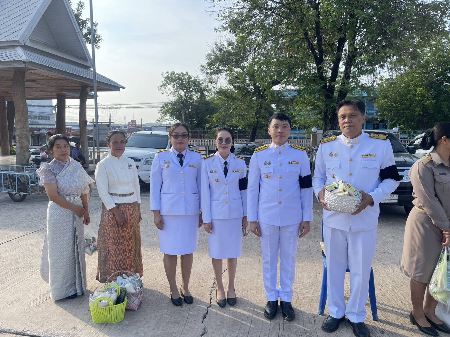 🪷 สพอ.หนองบัวแดง ร่วมพิธีทำบุญตักบาตร เนื่องในโอกาสวันเฉลิมพระชนมพรรษา สมเด็จพระนางเจ้าฯ พระบรมราชินี 🪷