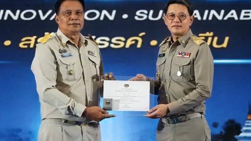 📢 สพอ.หนองบัวแดง ร่วมแสดงความยินดีแก่ข้าราชการสำนักงานพัฒนาชุมชนจังหวัดชัยภูมิ เนื่องในโอกาสรับรางวัลเชิดชูเกียรติ ประจำปี 2569